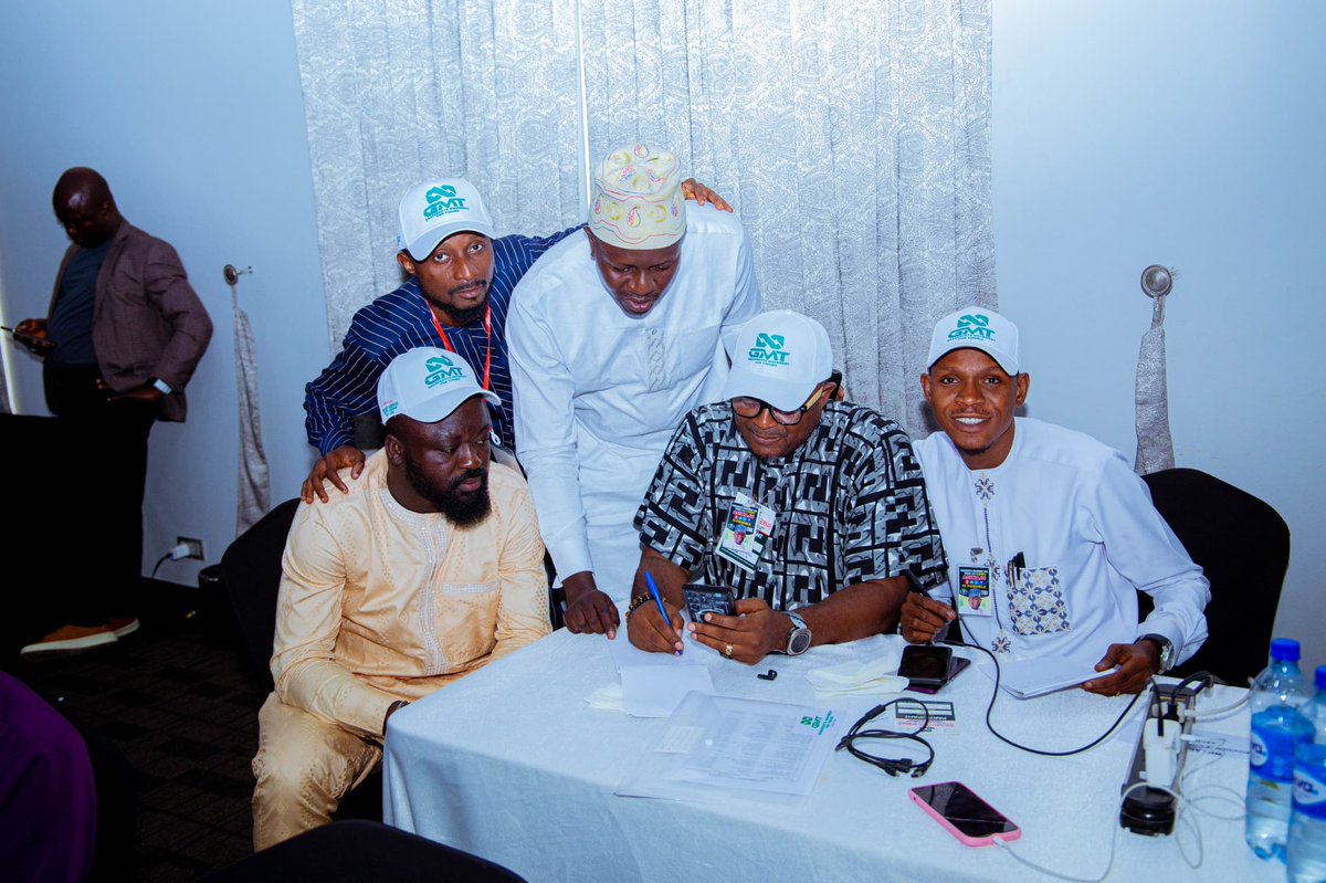 Over the weekend, The Grassroots Movement for Tinubu - GMT <a href="/GMTNigeria/">Grassroots Movement for Tinubu</a> held its Maiden Edition 1-Day Seminar for Directors with the theme: “Aligning Goals and Strategies for Victory.” 💡🇳🇬

The program featured:

🔹 A welcome address by the Director General, Hon. Bisi Yusuf 

🔹