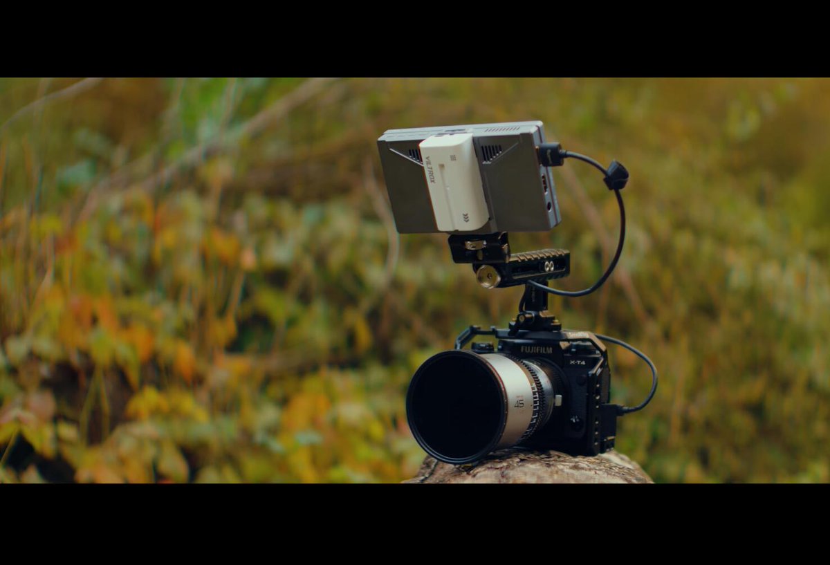 Andycinegear's tweet image. Out in the woods? 🍂 The Andycine X5 is made for it.
✔️ 1200nit brightness for outdoor clarity
✔️ Tough aluminum body for peace of mind
Film anywhere with confidence.

#andycine #andycinex5 #4kmonitor #CNChousing #videomonitoring #FilmmakingTools #OutdoorShoot