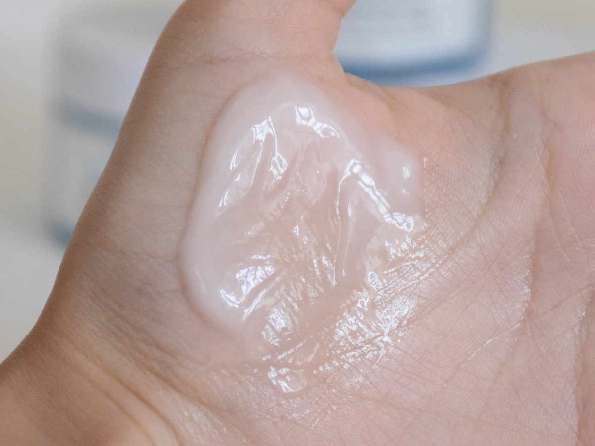 ยกให้เป็น Fav. มอยเจอร์แล้ว ตอนนี้ใช้แบบไม่นับกระปุก ซื้อตุนตลอด คือเป็นเนื้อเจลที่ซึมไว สบายผิว แต่ให้ความชุ่มชื่นดีมาก ปลอบประโลมผิวดี เสริมเกาะป้องกันผิวด้วย แล้งราคาคือหลักแบ้งแดงเอง
🍊s.shopee.co.th/8pcE3mSe8q