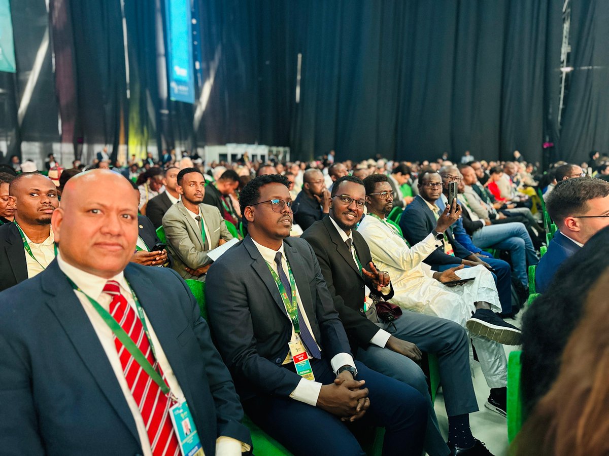 raise_ea's tweet image. Highlights from Day 1
Opening of the Second Africa Climate Summit (ACS2) in Addis Ababa, Ethiopia.

RAISE East Africa is on the ground amplifying youth voices for climate justice. Stay tuned for more updates as the summit continues.
#ACS2 #ClimateAction #YouthForClimate