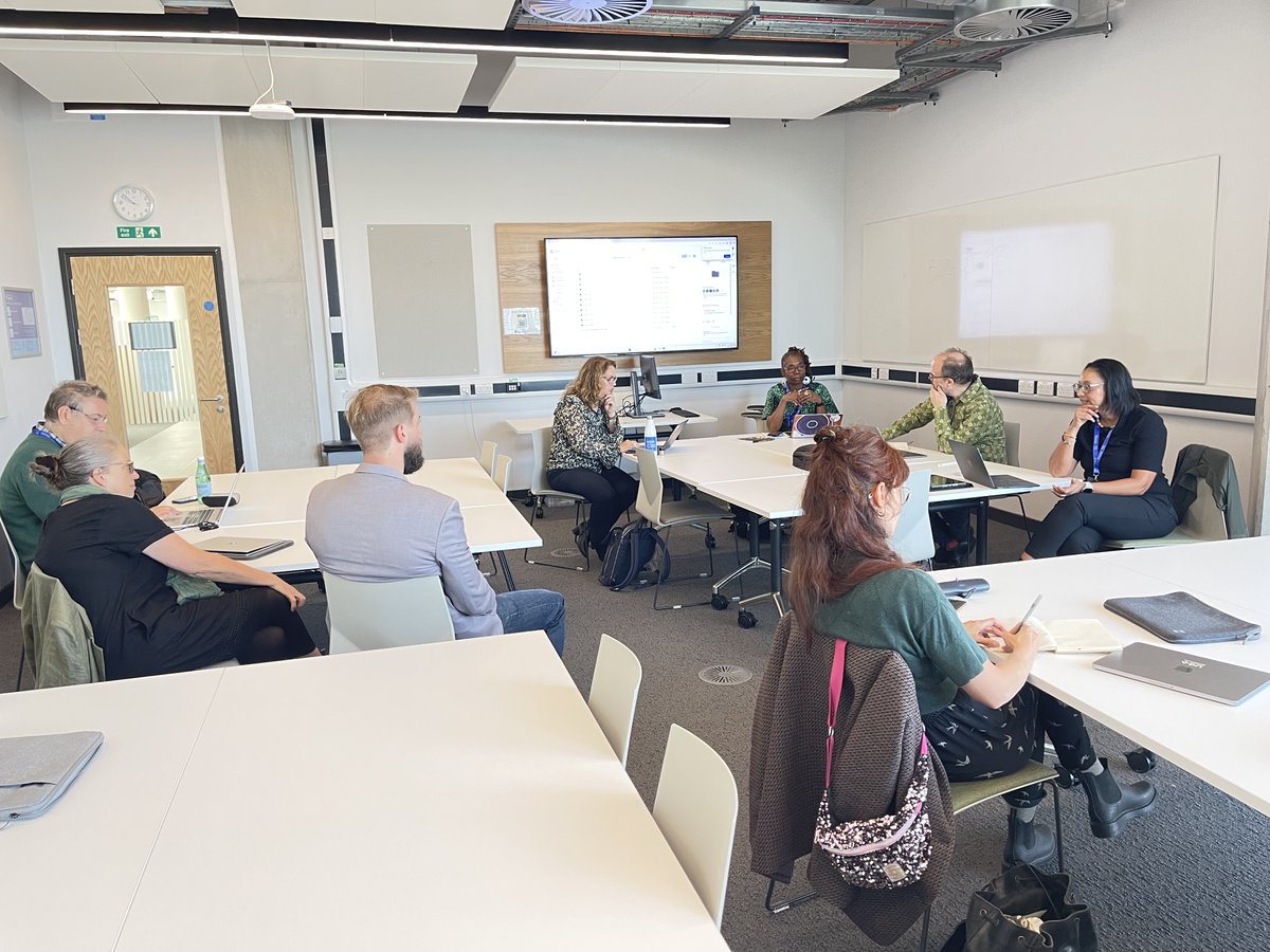 Day 2 of the #ECREA #RadioAndSound2025 Conference is underway 🎙️
We’ve kicked off with the morning parallel sessions — plenty of inspiring research ahead!
👉 Programme: sheffield.ac.uk/ijc/events-ind…

#Sheffield #RadioResearch