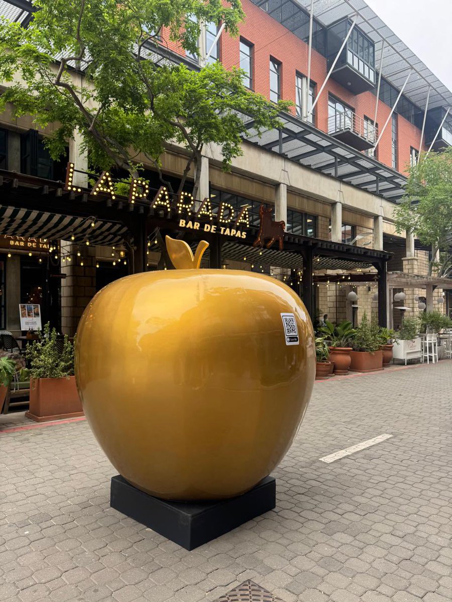 Hhaibo what’s with this  #GoldenApple in town?