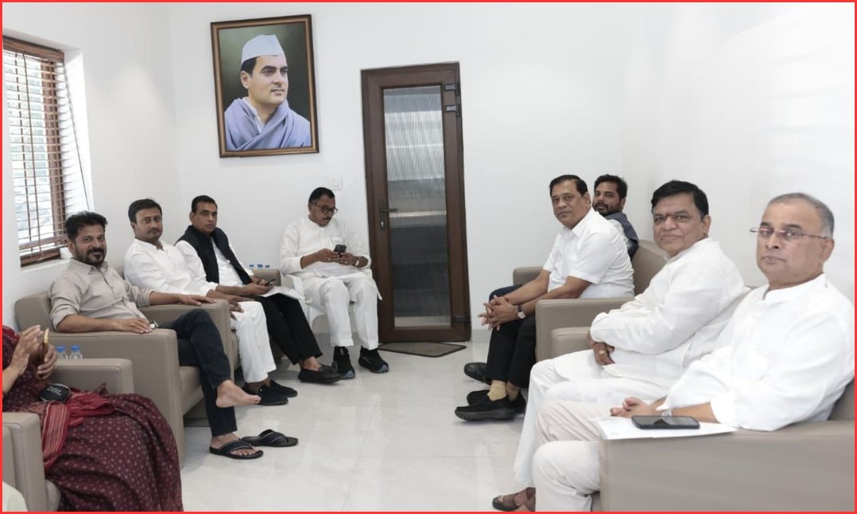 Charminar_News's tweet image. وزیراعلیٰ ریونت ریڈی کی Telugu Unity Appeal رنگ نہ لائی، بی آر ایس غیر حاضر، ٹی ڈی پی اور وائی ایس آر سی پی نے این ڈی اے امیدوار کا ساتھ دیا۔

#TeluguUnity #RevanthReddy #VicePresidentElection

charminarnews.in/telugu-unity-a…