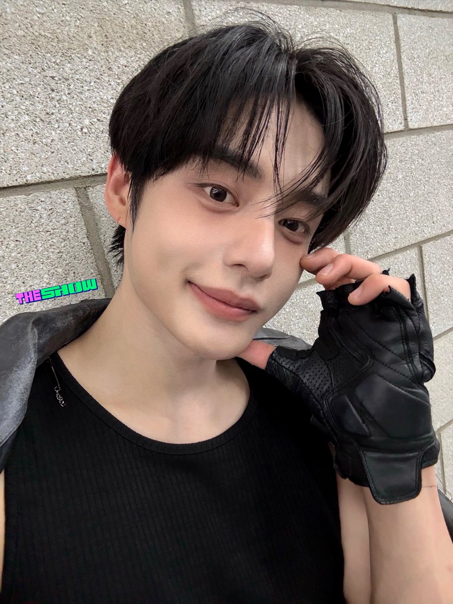 theshow_offcl's tweet image. [★388회 더쇼초이스 후보③]
🌟우주에서도 빛나는 아이코닉한 존재감🌟
.　　　　　　　　　　　　　. 　　—̳͟͞͞ ☆
⠀⠀⠀⠀⠀⠀⠀⠀⠀⠀⠀⠀  —̳͟͞͞ ☆　　⠀　　　⠀.
　　　—̳͟͞͞ ☆
　　　　　　　　　　　.
　　　˚　　ZEROBASEONE　ﾟ　　—̳͟͞͞ ☆　　　.
—̳͟͞͞ ☆

#THESHOW #ICONIK…