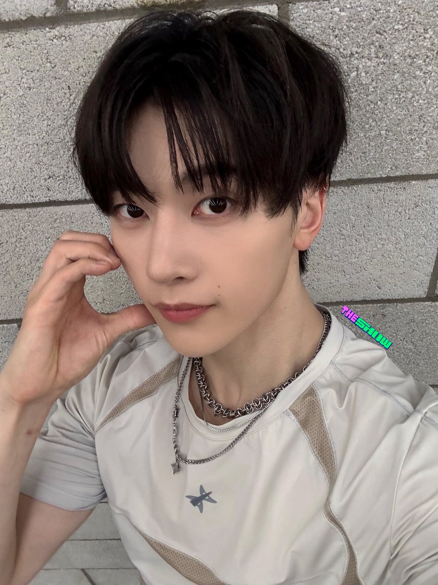 theshow_offcl's tweet image. [★388회 더쇼초이스 후보③]
🌟우주에서도 빛나는 아이코닉한 존재감🌟
.　　　　　　　　　　　　　. 　　—̳͟͞͞ ☆
⠀⠀⠀⠀⠀⠀⠀⠀⠀⠀⠀⠀  —̳͟͞͞ ☆　　⠀　　　⠀.
　　　—̳͟͞͞ ☆
　　　　　　　　　　　.
　　　˚　　ZEROBASEONE　ﾟ　　—̳͟͞͞ ☆　　　.
—̳͟͞͞ ☆

#THESHOW #ICONIK…