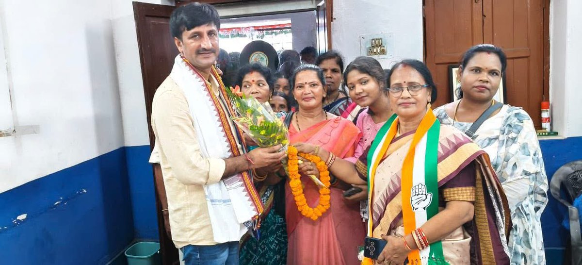 आज बड़े भाई पूर्व विधायक विराटनगर श्री इंद्राज सिंह गुर्जर ने उड़ीसा के संभलपुर जिला कांग्रेस कार्यालय पर प्रेस वार्ता कर संगठन सृजन अभियान की जानकारी दी।