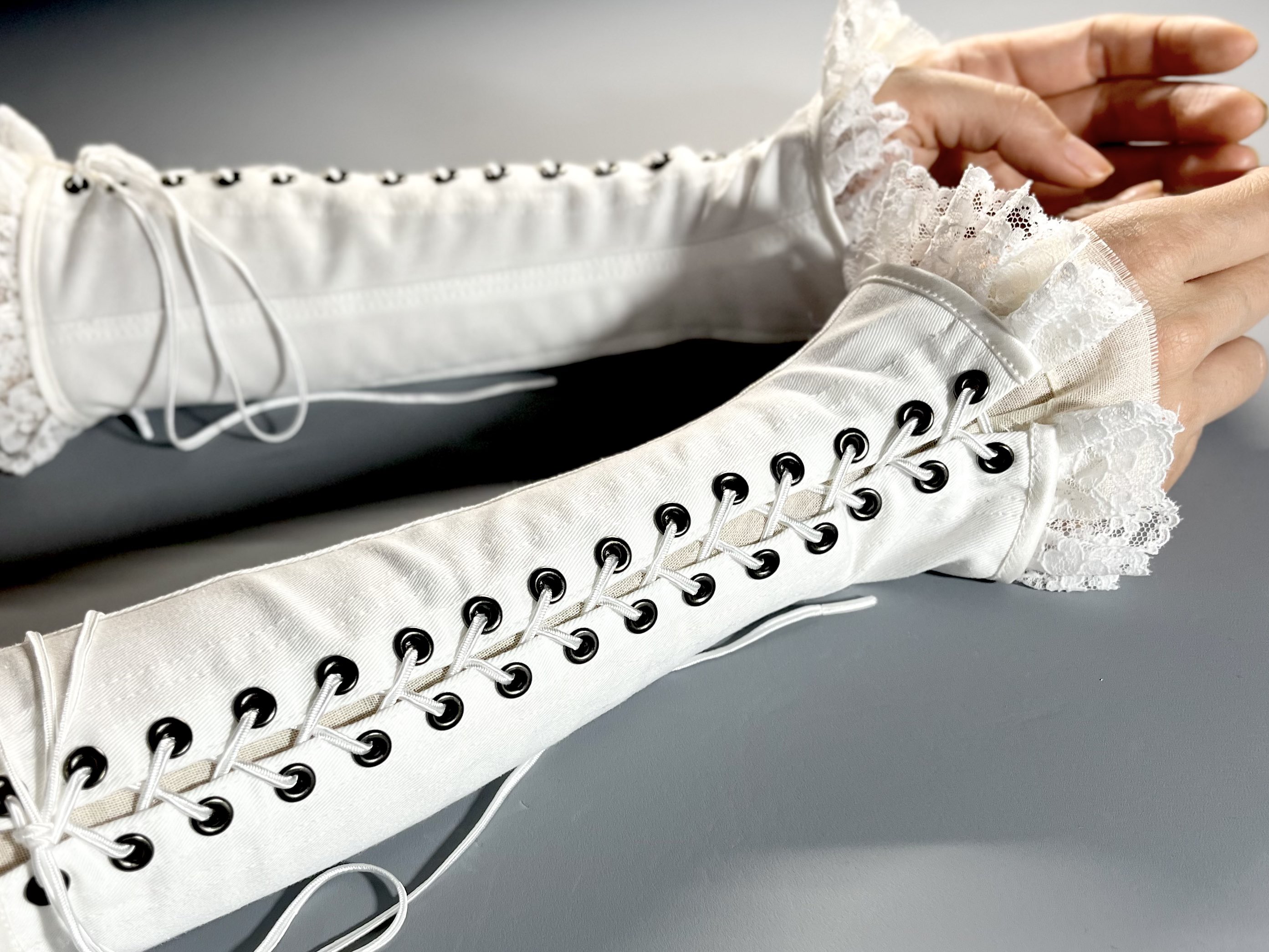 アームコルセット　massaging capsule アームコルセット ジャカードサテン 黒 Arm Corset [Black