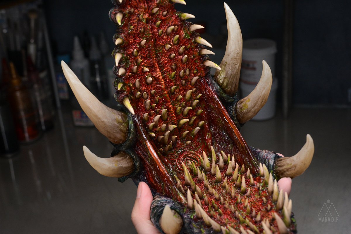 KATA studio ビオランテ
65公分級，非常巨大的一組套件，光是塗完頭就覺得累了