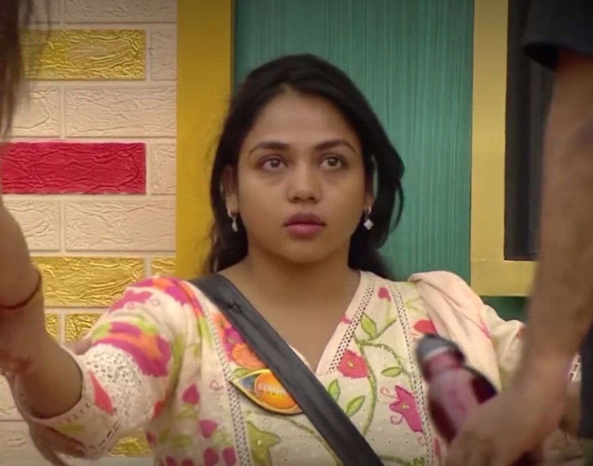 TejeshAB17's tweet photo. Game undhi ,Glamor undhi. Brain undhi Beauty undhu.Inka nenu chesedi emundhi. Support cheyatam thappa🥳. Thanuja & Priya❤
#Thaniya
#BiggBossTelugu9 https://t.co/hg5NdO3qln