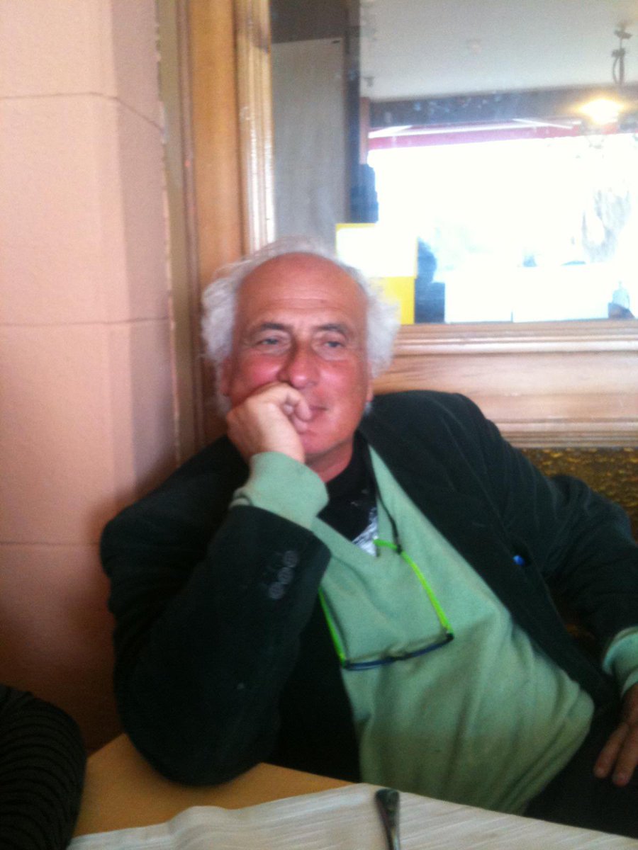“Un angelo non c’è sempre. Se no, non è un angelo. La sua prerogativa è che qualche volta arriva e qualche volta ti abbandona. Ecco l’essenza, la traccia dell’angelo”
Ci lascia Stefano Benni, ma ci visiterà ancora.
