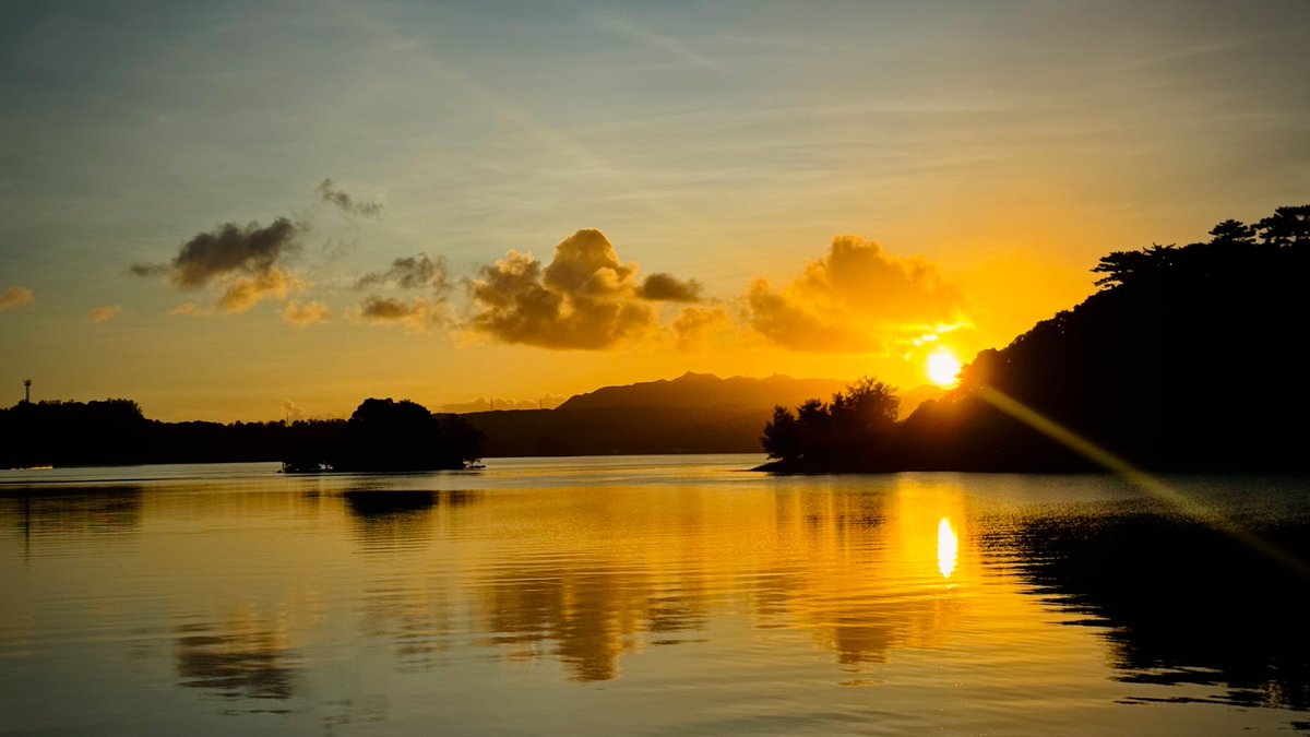IntrigueImaging's tweet image. Okinawa, Japan

#Sunset #Japan #Okinawa #Photography #Beach #Beautiful #Sun #Clouds 
#夕日 #日本 #沖縄 #写真 #ビーチ #美しい #太陽 ＃雲 
#일몰 #일본 #오키나와 #사진 #해변 #아름다운 #태양 #구름