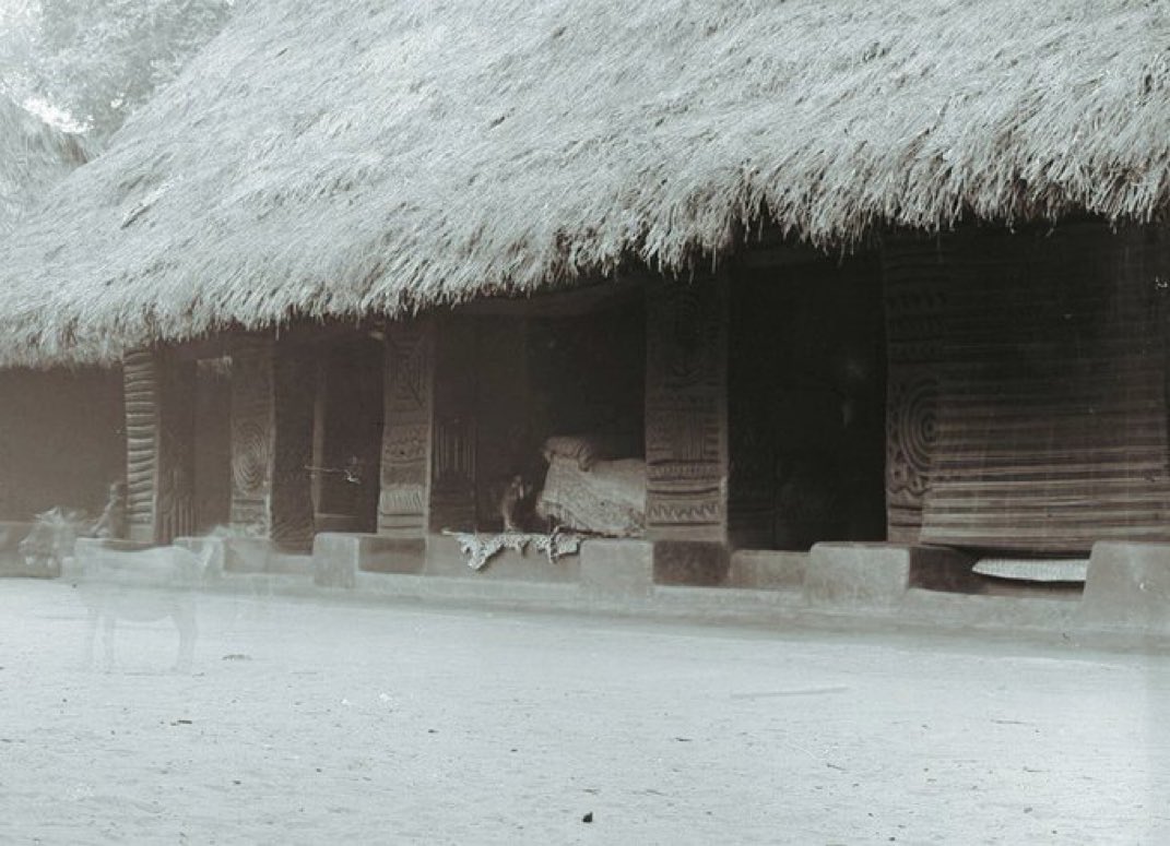 Edo Architecture with unique Murals and Motif patterns highlighting the rich architectural development of the Edo people. 

Photographed by Thomas Northcote_1909-1910.