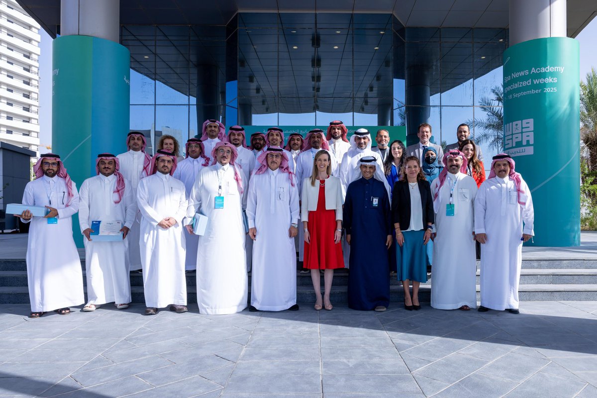 شارك عدد من منسوبي في مؤسسة اليمامة الصحفية في ورشة عمل قدمتها #أكاديمية_واس بالتعاون مع السفارة الأمريكية بالرياض، تحت عنوان “النمو الإستراتيجي للإيرادات للمؤسسات الإعلامية” 
<a href="/spanewsacademy/">SPA News Academy | أكاديمية واس للتدريب الإخباري</a> 
<a href="/YamamahPress/">اليمامة الصحفية</a>