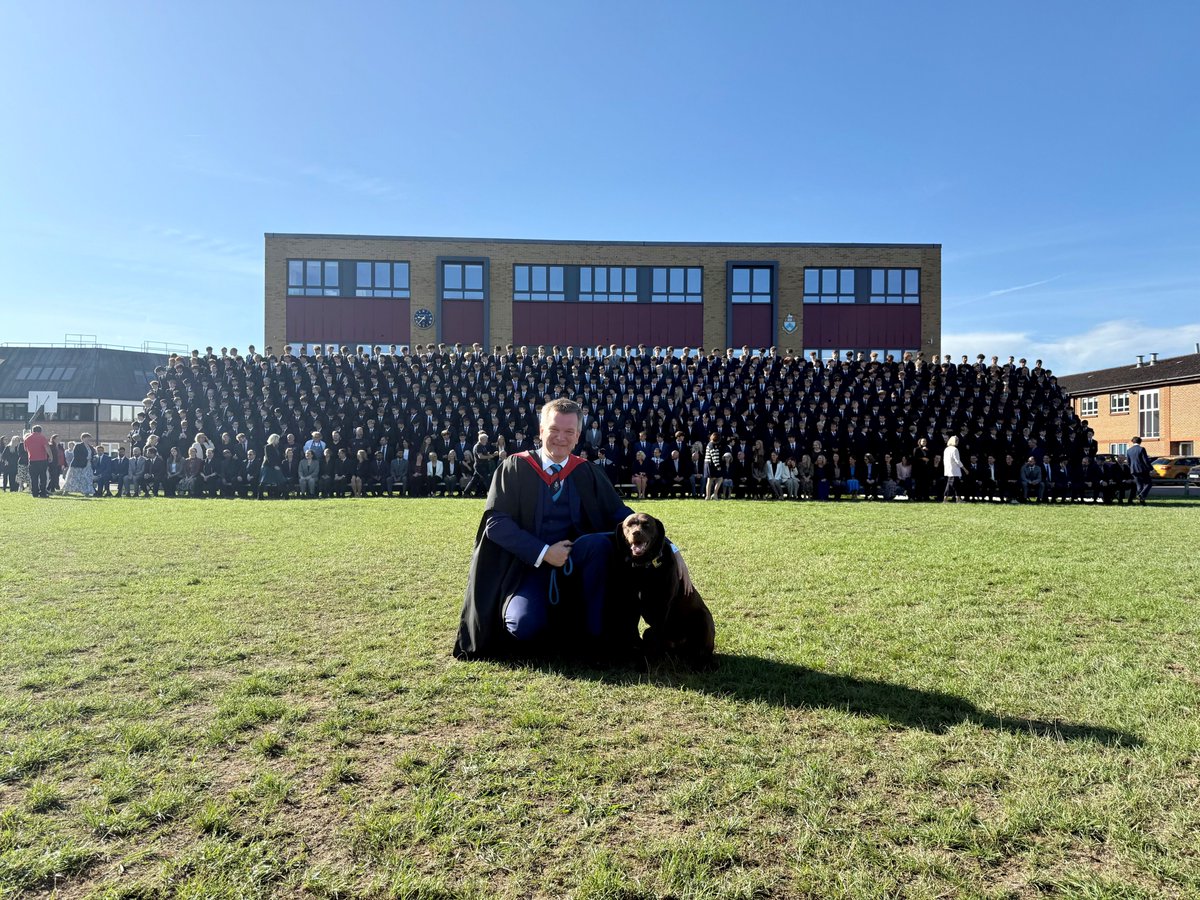 A hugely memorable moment in our school's rich history as we invited <a href="/HTempestPhoto/">Tempest Photography</a> to Halliford today to take our whole school photo, and of course, we had to include our very own Halliford Hound. 
#proudtobeahallifordian