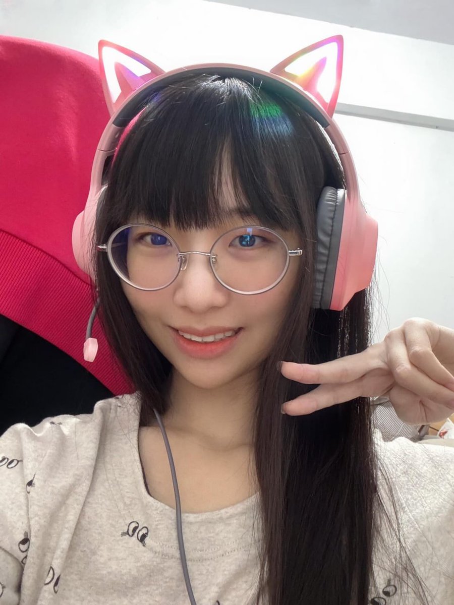 如果我戴眼鏡
你會想正面幹我啊？