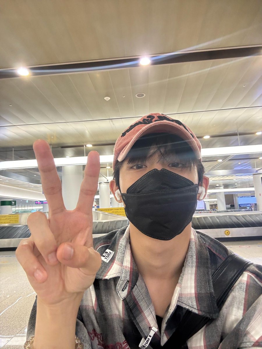 씨읙,, 씌익,,,,, 한국 몰래오더니 이런 앙큼이 셀카 가져왓어,,,,,,