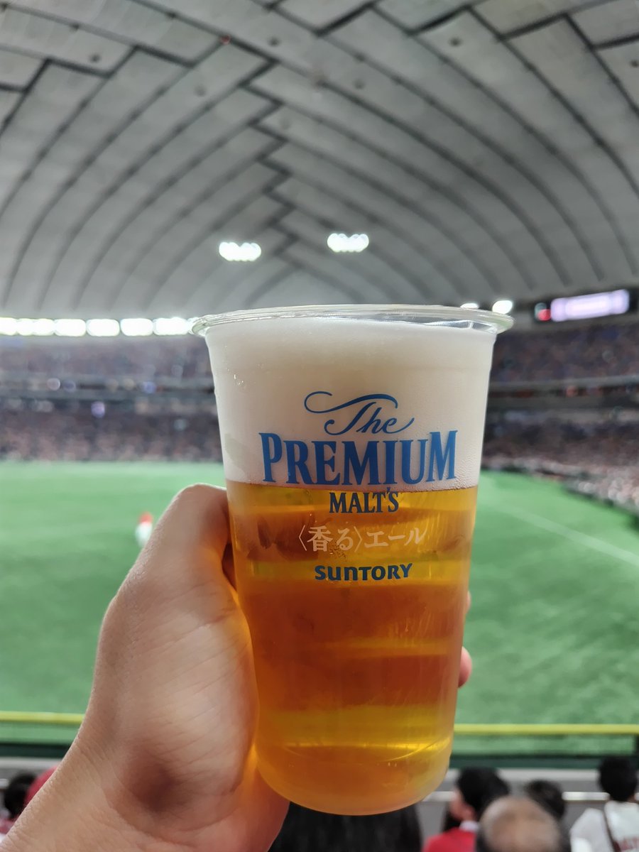 まだ1回裏ですがヤケ酒タイム突入です🍺