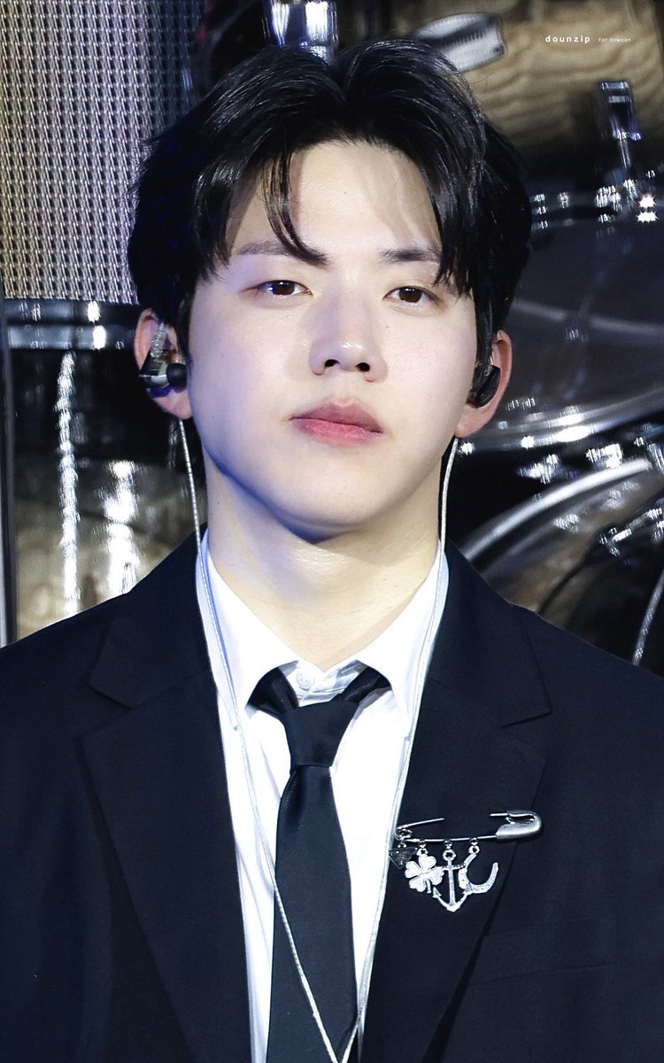 𝖽𝗈𝗍. tweet media