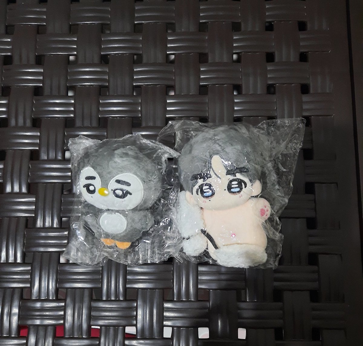 ૮꒰ྀི ⸝⸝․․⸝⸝ ྀི꒱ა #chakiesells • • • 🛒

 ˑ ִֶ 𓂃⊹ wts lfb ph ⊹𓂃 ִֶ ˑ 

✩˚｡⋆ 10cm zune, 10cm cherryhoon &amp; enhypen photocards set ⋆˚｡✩

ଘ 3,000 + lsf, payo
ଘ strictly sold as set, no tingi
ଘ onhand, good condi

💌 reply/dm to claim!

⌗ enhypen pc sunghoon doll