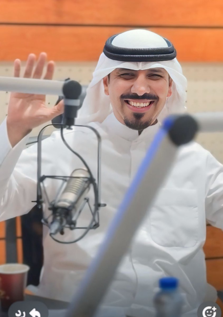 الانشغال المستمر علاج الفراغ المزعج ، من هذا المنطلق يجب ان لا تعطي #الأفكار_السيئة مساحة من وقتك حتى لا تصبح أغلب أوقاتك مليئة  في التشائم والإحباط والذي يأخذك عكس اتجاة السعادة

يحب ان تكون اكثر ايجابية ومؤمن بان ليس هناك شي يبقى على حالة حتى لا تفقد #يوم_واحد_من_السعادة