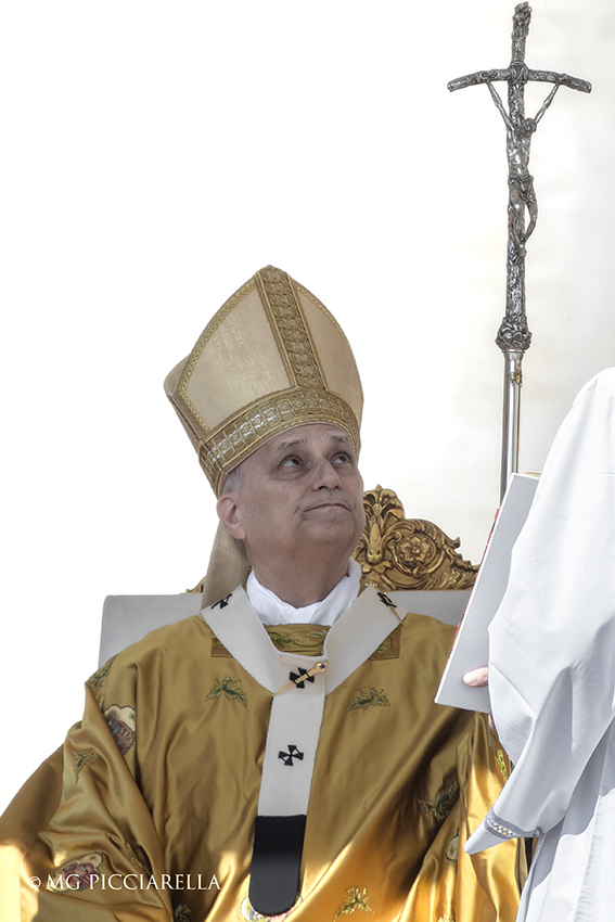 mgpicciarella's tweet photo. © Maria Grazia Picciarella
Pope Leo XIV leads the Mass with the #canonization of #PierGiorgioFrassati and #CarloAcutis in St. Peter's square, #Vatican 7 Sept. 2025.
#PopeLeoXIV #PopeLeo #PapaLeoneXIV #PapaLeone #PapaLeonXIV #PapaLeónXIV #PapaLeone #RobertPrevost https://t.co/Bdk1v7UYKv