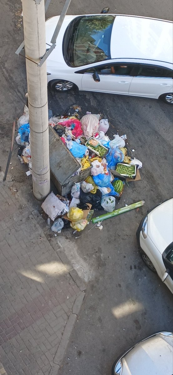 Daha ne kadar birikmesi lazım!!!! 
<a href="/KarabaglarBel/">Karabağlar Belediyesi</a>
