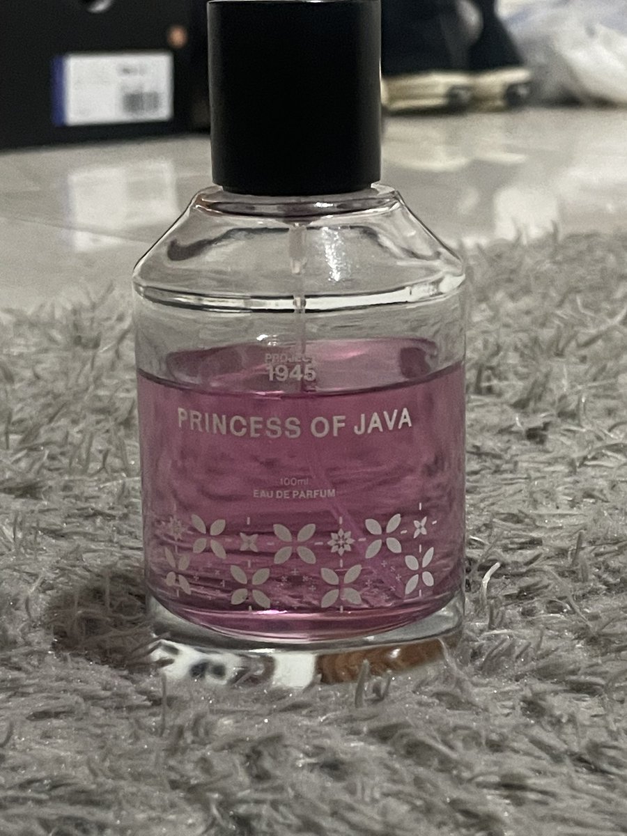 grilledjr's tweet photo. @undipmfs2 preloved parfum (100k) https://t.co/vk7vLU3Edt