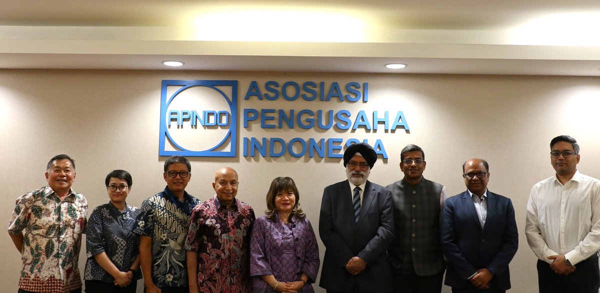 AmbGurjitSingh's tweet image. ⁦@IntellecapTweet⁩ &amp;amp; ⁦@AavishkaarGrp⁩ had fruitful meeting with ⁦@apindonasional⁩ Chairperson ⁦@ShintaKamdani⁩. ⁦@AmbGurjitSingh⁩ &amp;amp; ⁦@singhsk5⁩ presented the #Intellecap vision for #Indonesia offering along term partnership.
Watch this space!