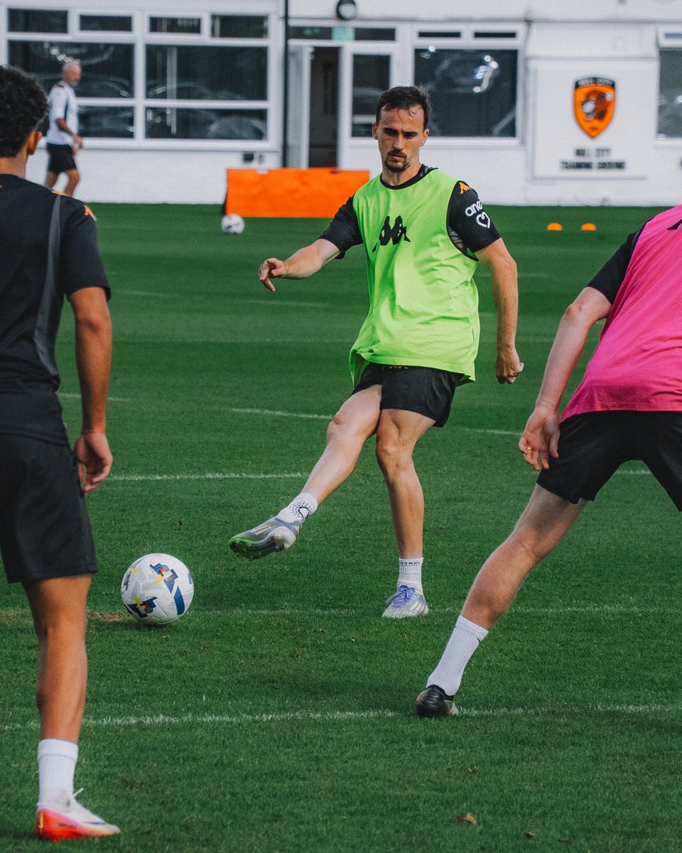 HullCity's tweet image. Back in full training! 😍

We absolutely LOVE to see it, @liammillar11 🙌

#hcafc
