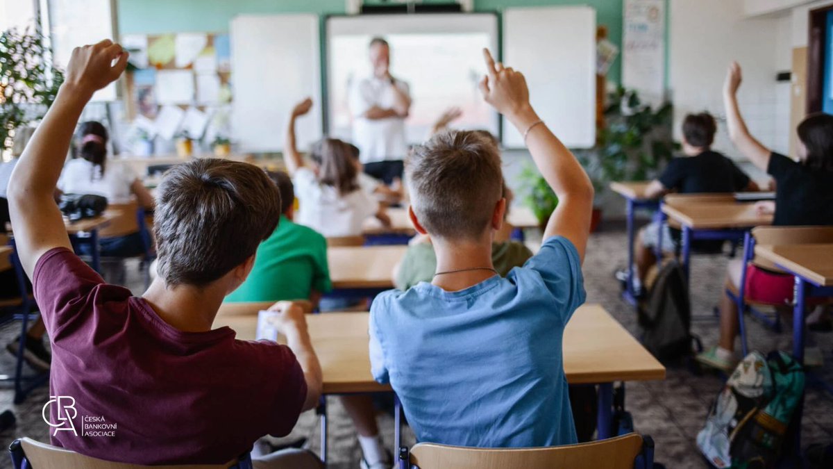🎓 Jsme rádi, že i letos můžeme být součástí vzdělávacího projektu #BankeriDoSkol, jehož cílem je zvyšování finanční gramotnosti a povědomí o kyberbezpečnosti.
 
Projekt zastřešuje <a href="/cba_cz/">Česká bankovní asociace</a>  a workshopy vedou odborníci z celého bankovního sektoru.

#ppfbanka #cba #cbaeduca