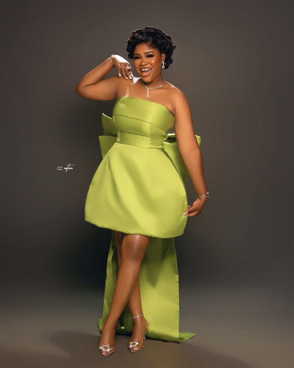 its__modupe's tweet photo. Have you seen a fine girl today ? https://t.co/Di5a88NuD9