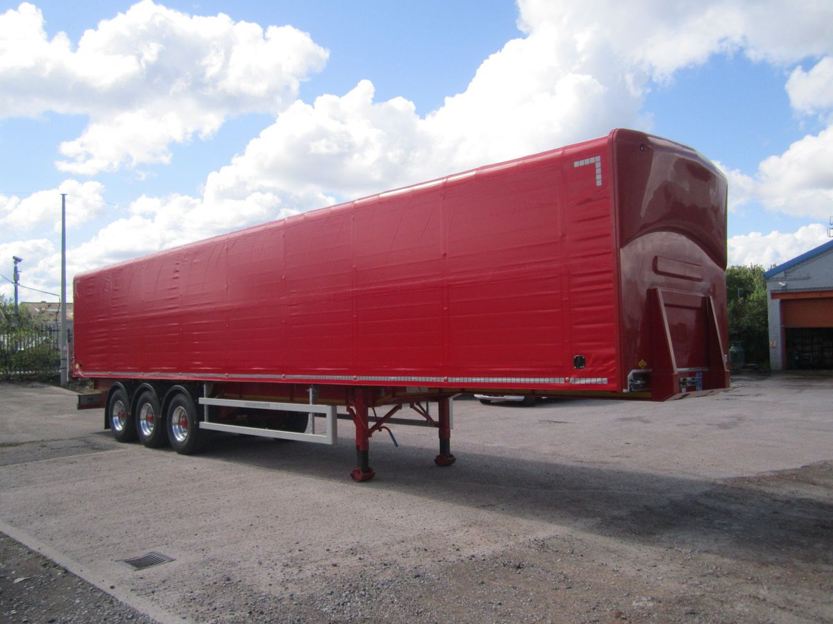 Structure_flex's tweet image. SlidaFlex curtains combine strength & security with the extra ability of a flexible sliding cover system.
Simply put, they slide back to completely open up the loading floor area of trucks & trailers!
This improves the safety of the driver and ensures easy access to cargo too.