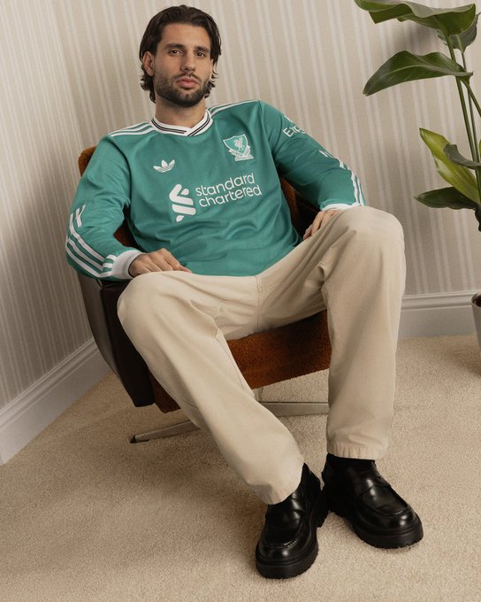 Dominik Szoboszlai wearing a liverpool fc long-sleeve 25/26 adidas third kit