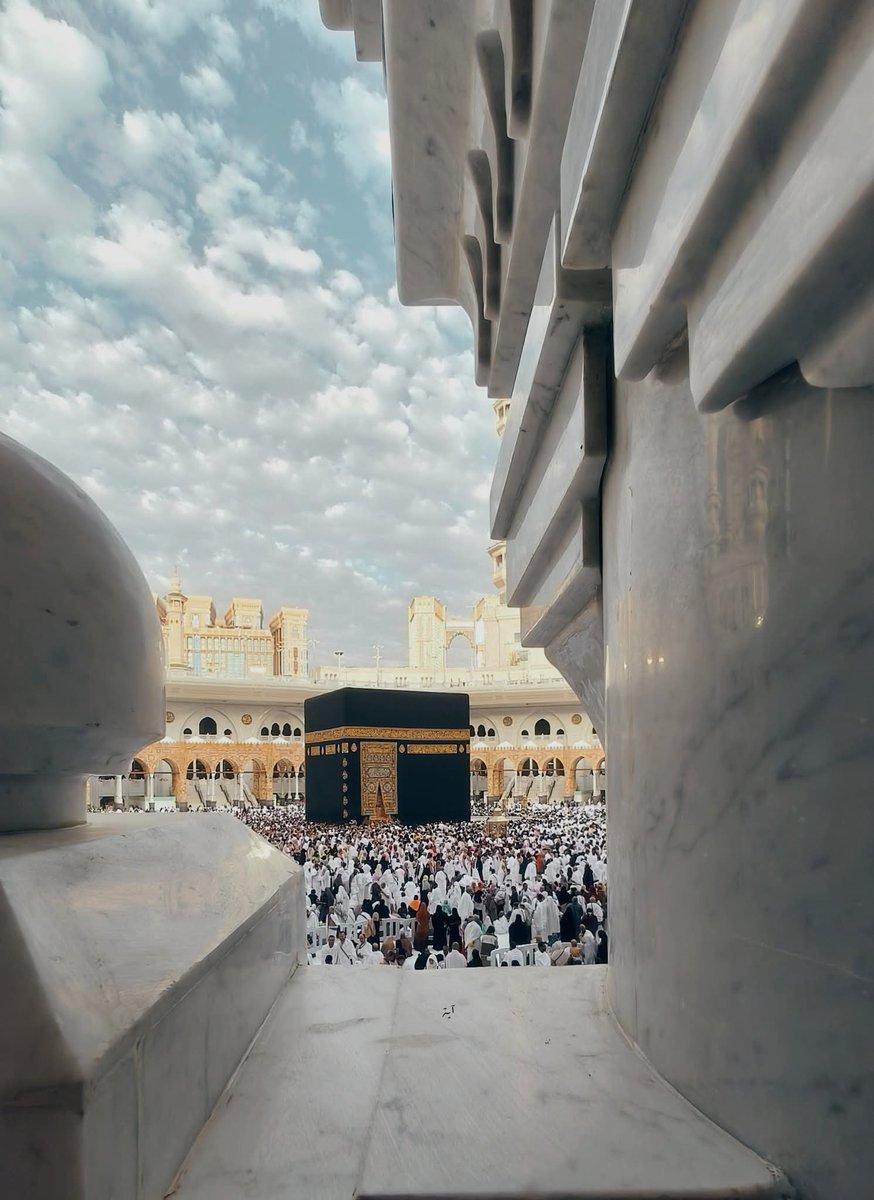 جئناك أتينا ندعوك يارب الكون ونرجوك
أن ترشدنا وتباركنا أن تلهمنا ما يرضيك ! ❤