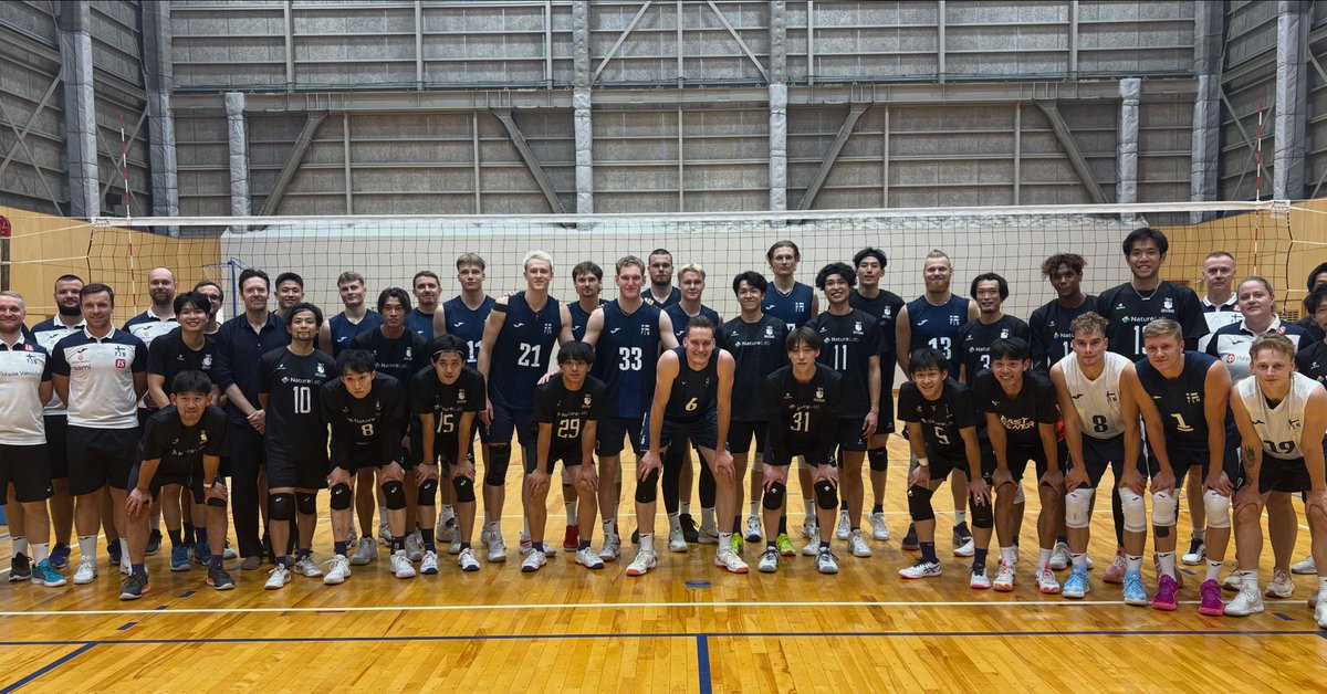 Japani koettu - viimeinen treenipeli takana Tokyo Great Bearsia vastaan. 

Lue pelistä ja Japanin visiitistä lisää:

lentopallo.fi/uutiset/veljek…

#veljekset