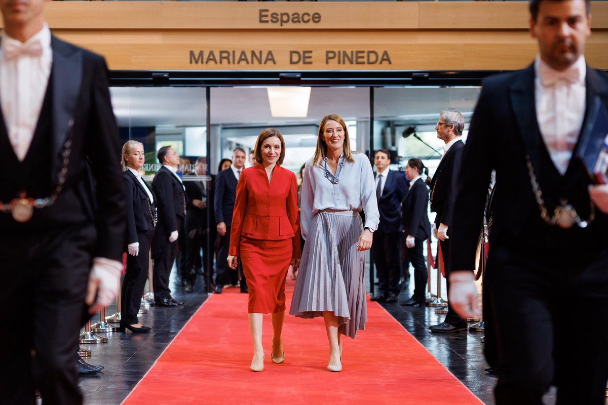 Honoured to begin my <a href="/Europarl_EN/">European Parliament</a> visit with <a href="/EP_President/">Roberta Metsola</a> Roberta Metsola — a steadfast friend of Moldova.

Your support, dear Roberta, strengthens our European path. Grateful for the opportunity to address the plenary today on defending our democracies.