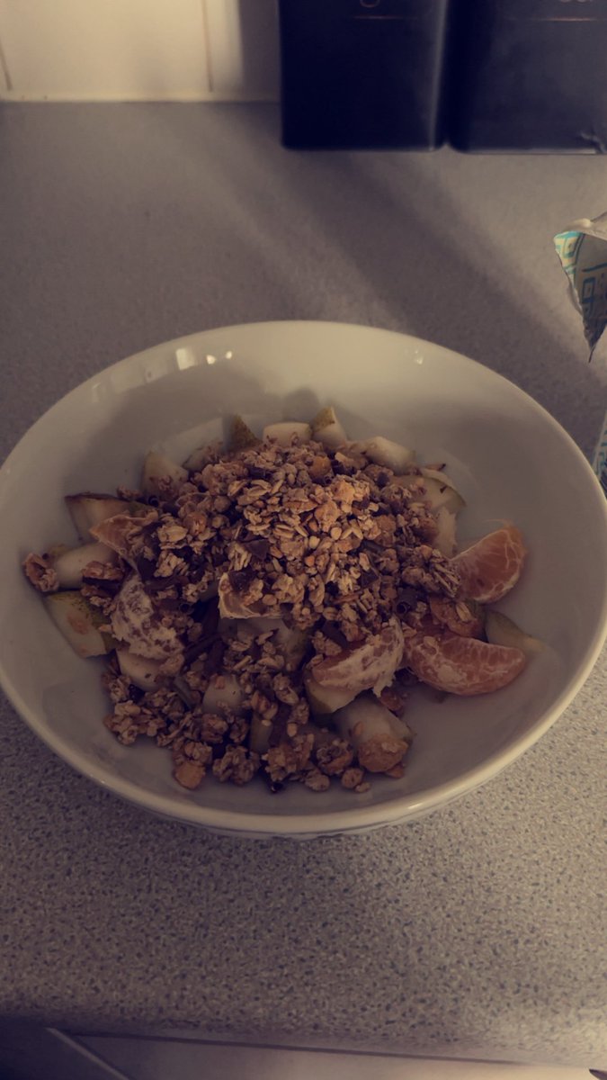 Meimeielise's tweet photo. Someone come get on there hand and knees so I can use you like my table for my breakfast 💁‍♀️ #sub #breakfast #doasyoutold https://t.co/UFBksczbk5