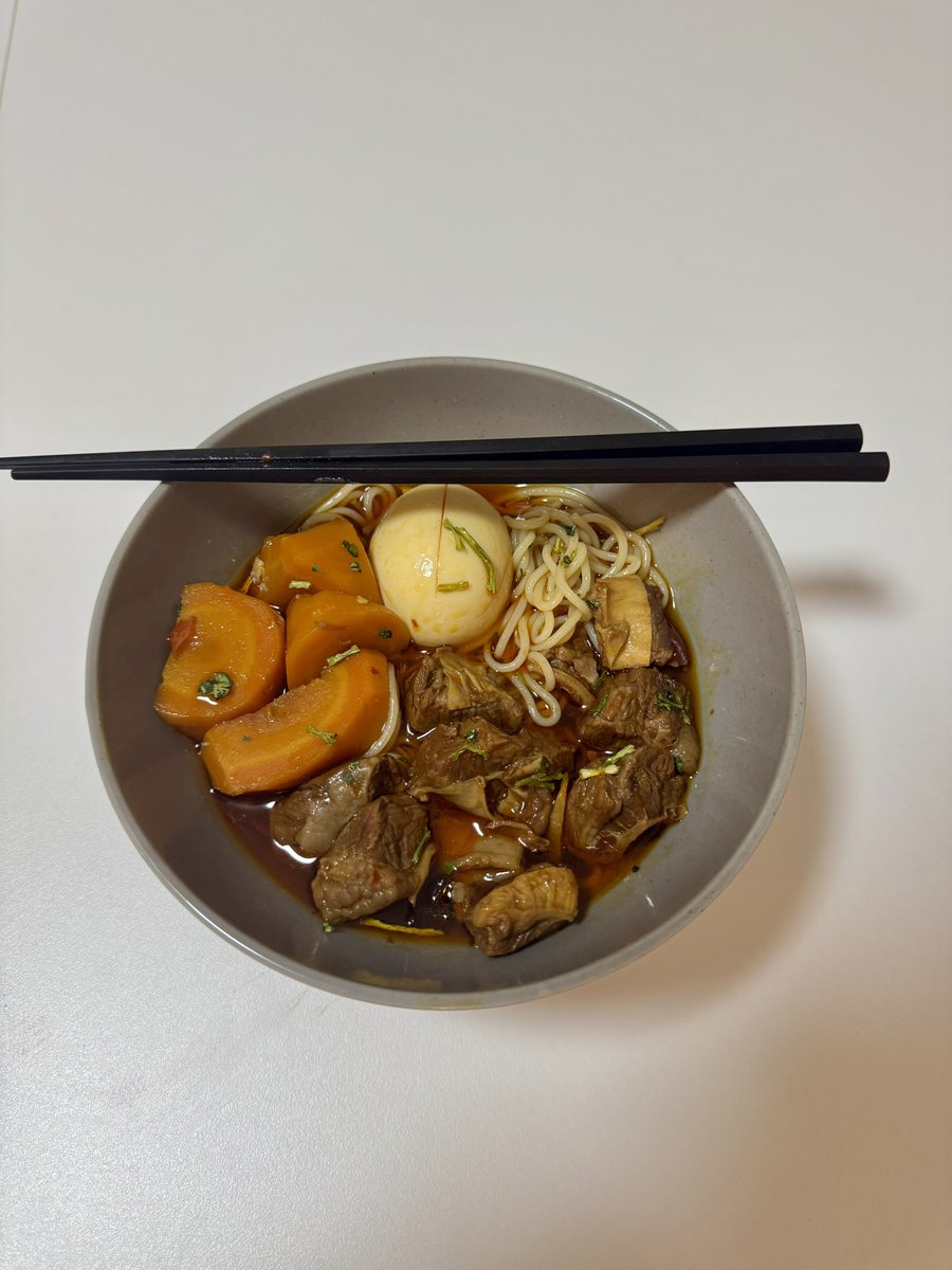 晚上吃自制牛肉面，香迷糊了