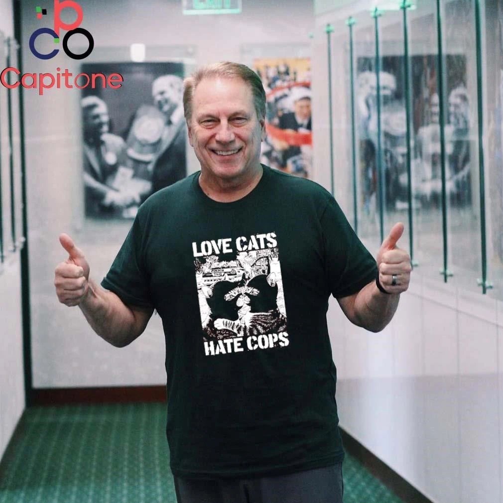 EdgarOchs253's tweet image. Love Cats Hate Cops Shirt
For rebels &amp;amp; cat lovers. 🐱
👉 Grab Yours: capitoneshirt.com/product/love-c…
#CatLovers #ACAB #RebelStyle #Streetwear