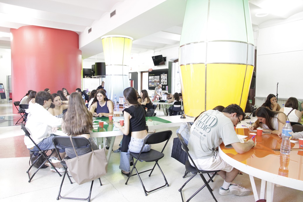 👩‍💻Més de 1.730 estudiants de primer curs participaran aquest setembre en l’activitat d’acollida que impulsen l’Ajuntament de Girona i la Universitat de Girona

🎉És el tercer any consecutiu que es porta a terme aquesta iniciativa, que acollirà el doble d’alumnes que el curs