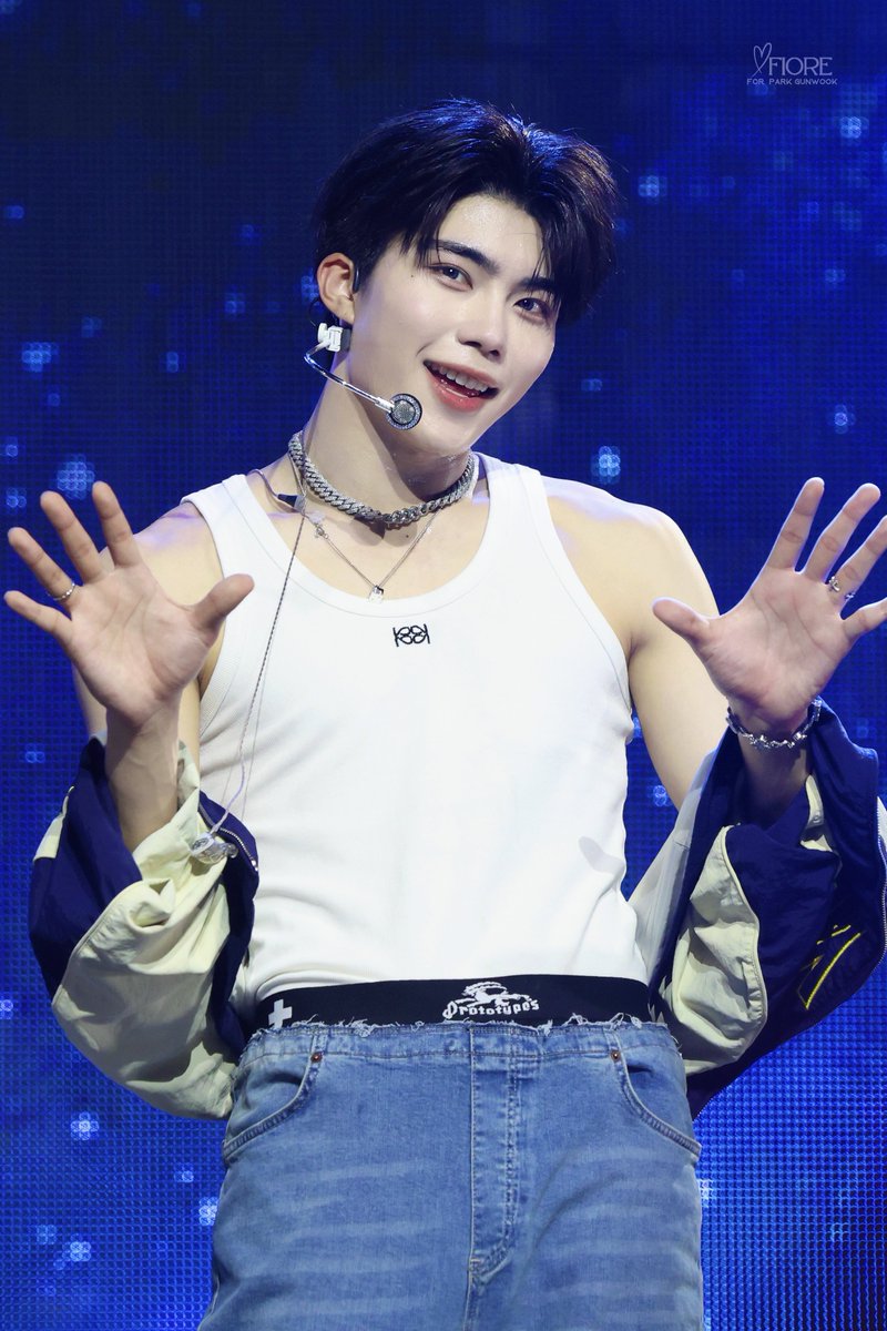 250901 SHOWCASE 

#박건욱 #パクゴヌク #PARKGUNWOOK #朴乾旭 #ZB1   #ZEROBASEONE   #제로베이스원   #제베원