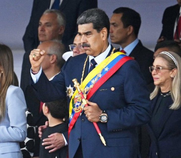¿Todos estamos de acuerdo en que este asqueroso tirano comunista, genocida y narcoterrorista, Nicolás Maduro sea borrado del mapa por el Comando Sur de Estados Unidos 🇺🇸🇻🇪?