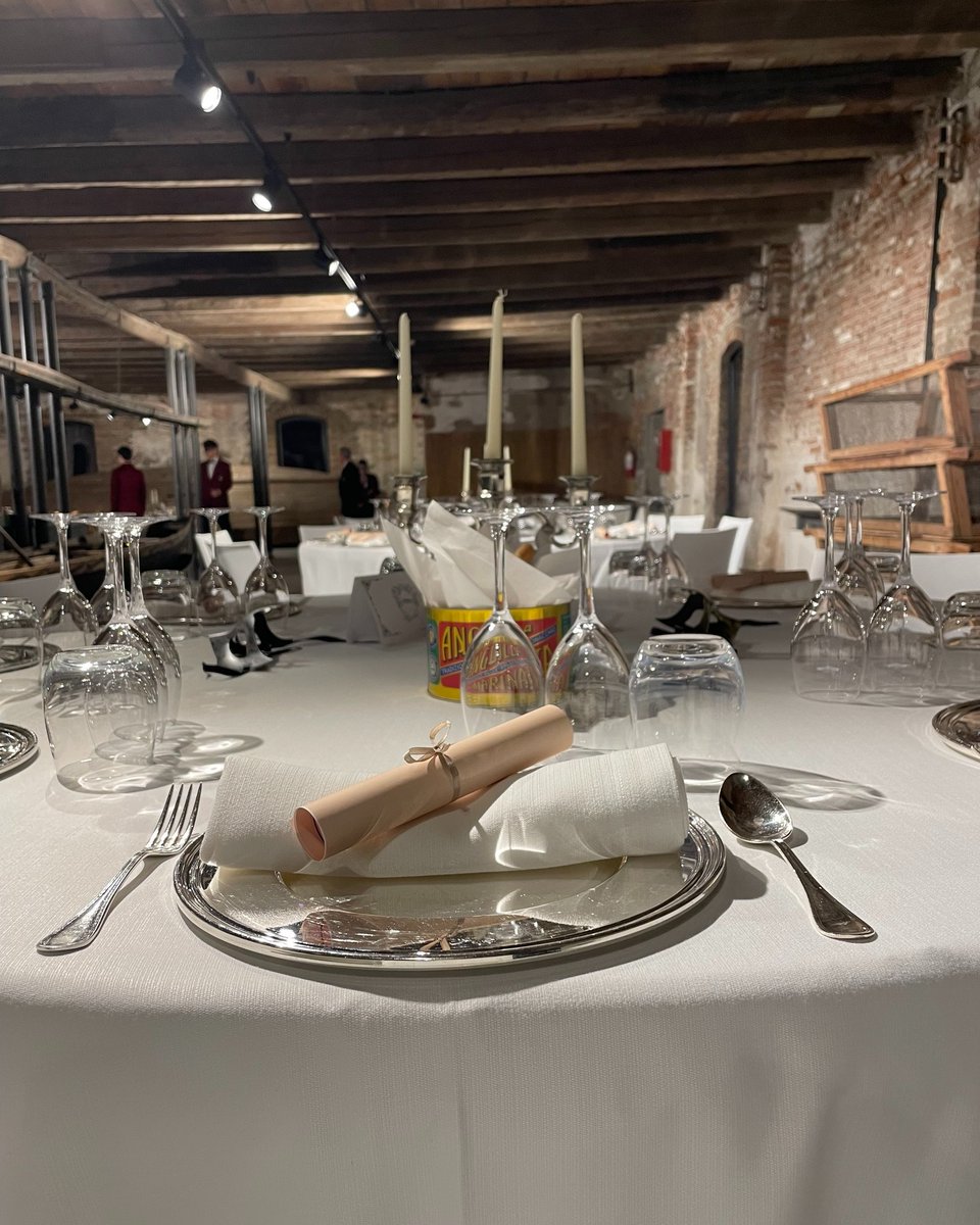 🐟 Sagra dell’Anguilla 2025
🎉 Si apre con un banchetto… da Rinascimento!

📅 Venerdì 26 settembre
📍 Manifattura dei Marinati, Comacchio – ore 20.00
🎭 Rinascimento Circolare – Banchetto d’autore a cura di Igles Corelli

📞 Info e prenotazioni: t.ly/gxB6c