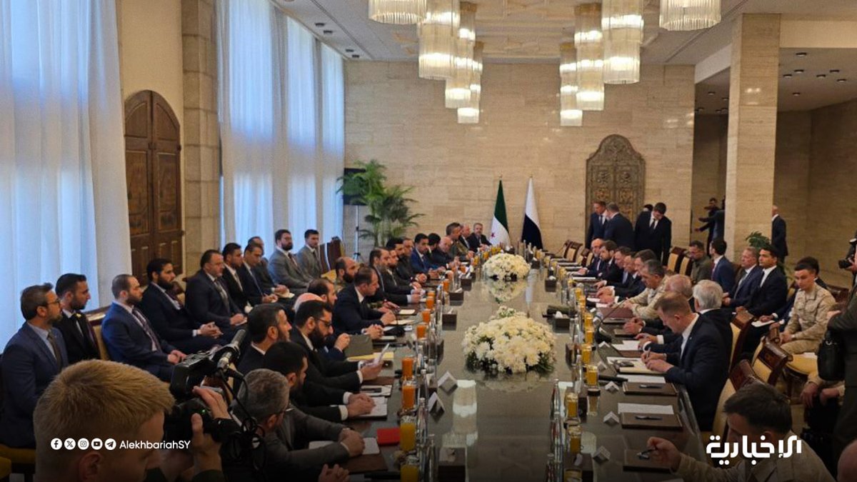 مراسل الإخبارية: وزير الخارجية والمغتربين أسعد الشيباني يستقبل نائب رئيس الوزراء الروسي ألكساندر نوفاك والوفد المرافق له في قصر تشرين بدمشق بحضور عدد من الوزراء والشخصيات الرسمية

#الإخبارية_السورية