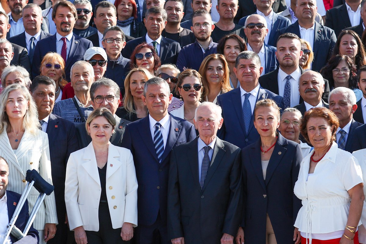 Partimizin 102. kuruluş yıl dönümünde, kurucu Genel Başkanımız Gazi Mustafa Kemal Atatürk’ün ve ikinci Genel Başkanımız İsmet İnönü’nün huzurundaydık. Genel Başkanımız Sayın Özgür Özel, Genel Merkez yöneticilerimiz, milletvekillerimiz ve örgütümüzle birlikte Anıtkabir’e çıkarak