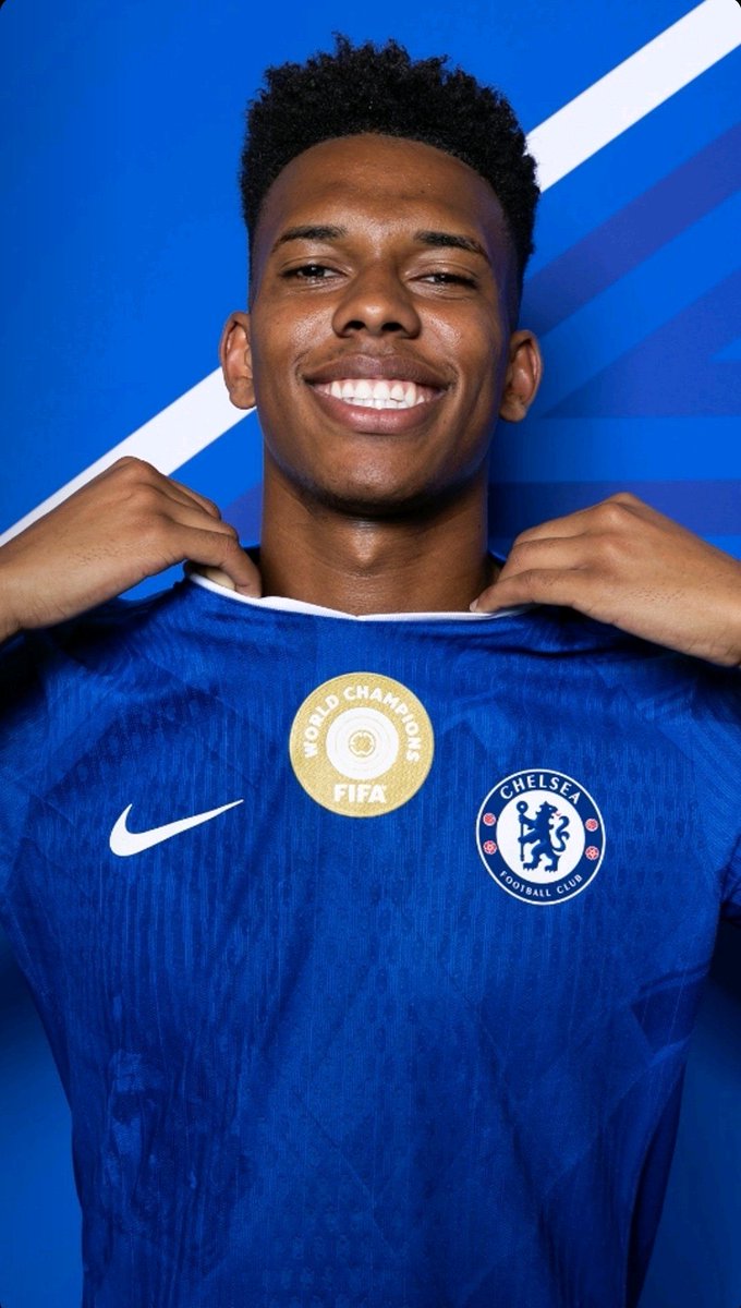 🚨🔵 Estêvão Willian: 

“I’ve visited some tourist attractions, even went to the shopping mall, just strolled around calmly — something I hadn’t done for a long time in Brazil. There’s a lot of freedom here, lots of things to do. I’ve spent a lot of time with my family. My family