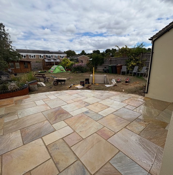 RivarSG's tweet image. Thanks to @mcauleygroundworks for the tag on this one, Mint Fossil Sandstone here showing off all  the beautiful colours and textures of natural stone!
rivarsandandgravel.co.uk/product/mint-s…
.
.
.
#naturalstone #mintsandstone #fossilstone #locallandscapers #locallandscapesupplies #stonepaving