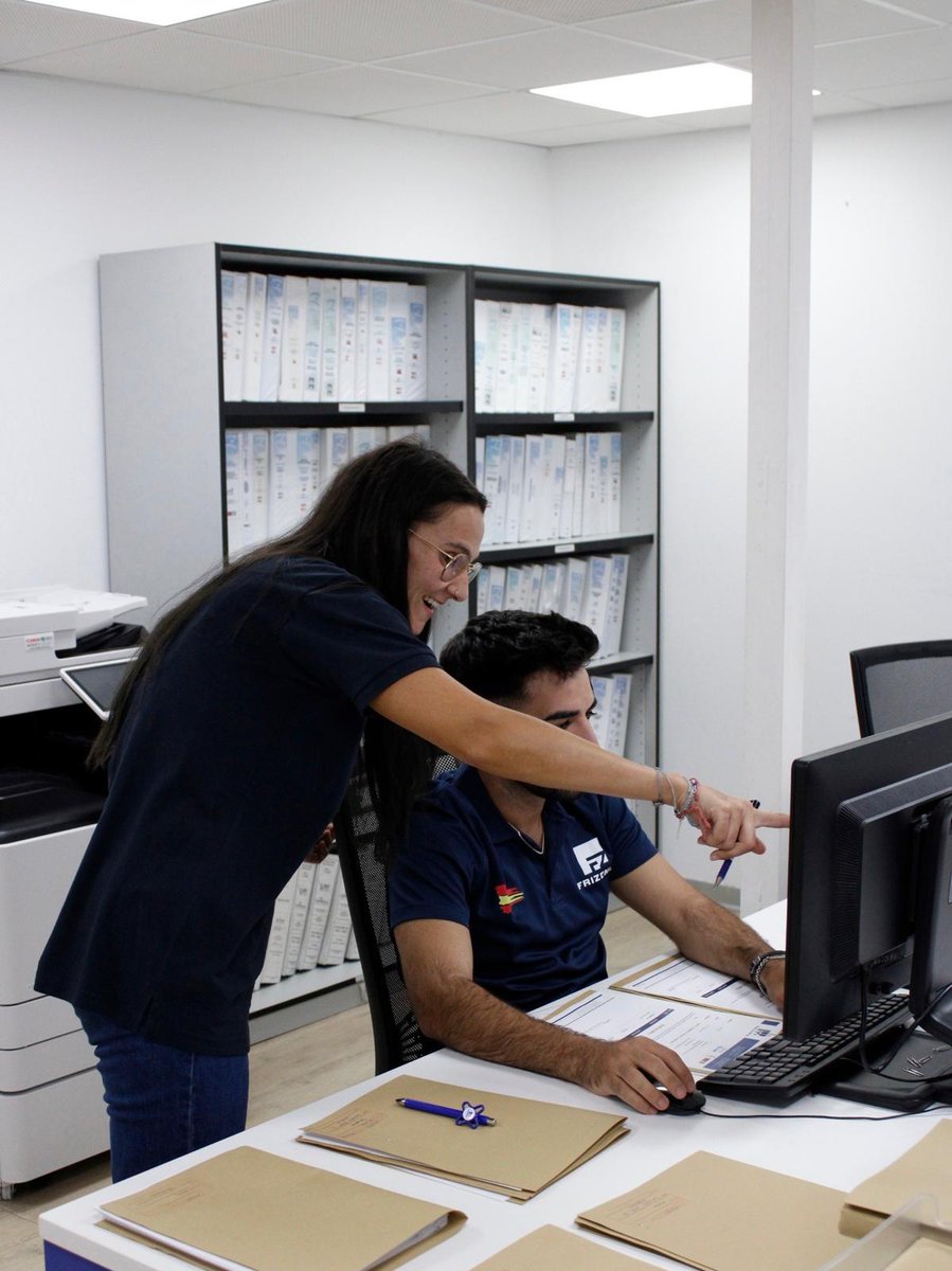 frizonia's tweet image. ¿Conoces nuestro Área técnico-comercial?
Nuestro equipo combina conocimiento técnico especializado, visión estratégica y una fuerte orientación al cliente para transformar sus ideas en soluciones reales, eficientes y a medida de sus necesidades.