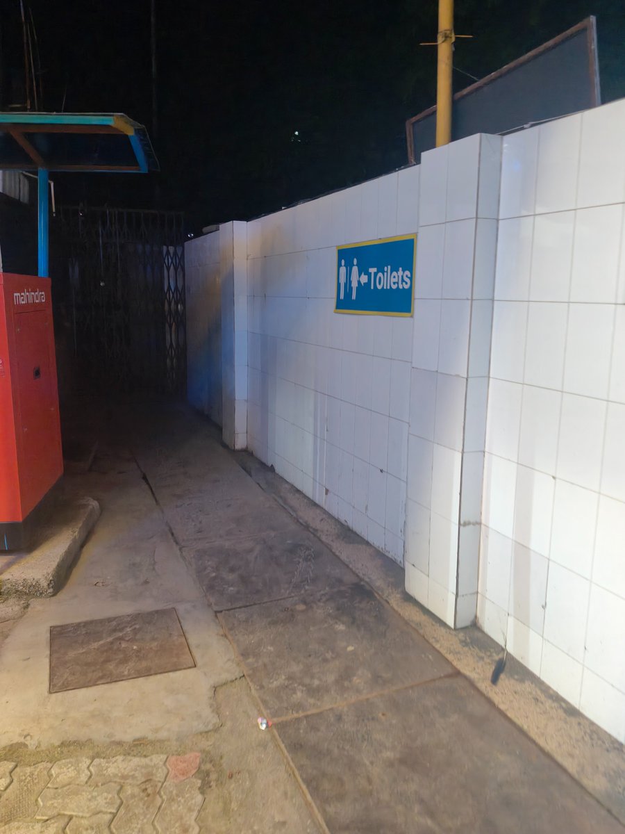 sandymathur28's tweet photo. @BPCLimited @PetroleumMin sir, they don't have a toilet for public use , people are facing very bad specially for ladies &amp; kids. 5 SEP at 8.30pm check the video footage, 1 lady was facing worst experience . 26 pragati marg mayur vihar phase 3, pls do needful https://t.co/eGo38tsd2b