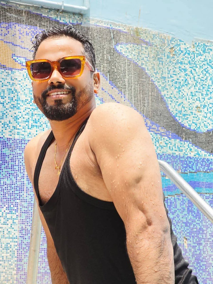 SomnathKarActor's tweet image. &quot;The best swimmers are the ones who can swim with their mind.&quot; ❤️❤️‍🩹💗🖤😎🫰✌️🌊🏊‍♀️🌴🌻🏝️🌊
 #somnath #SomnathKar #somnathkaractor  #foryouシ  #love  #trendingnow #ootd #jeet  #sundaying   #lifeisbeautiful  #virals #viralpost2025 #jeet30 #fashionstyle #suryakar #instareels #100k